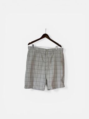 Ben Hogan Men’s Light Khaki /White Plaid Flat-Front Performance Shorts